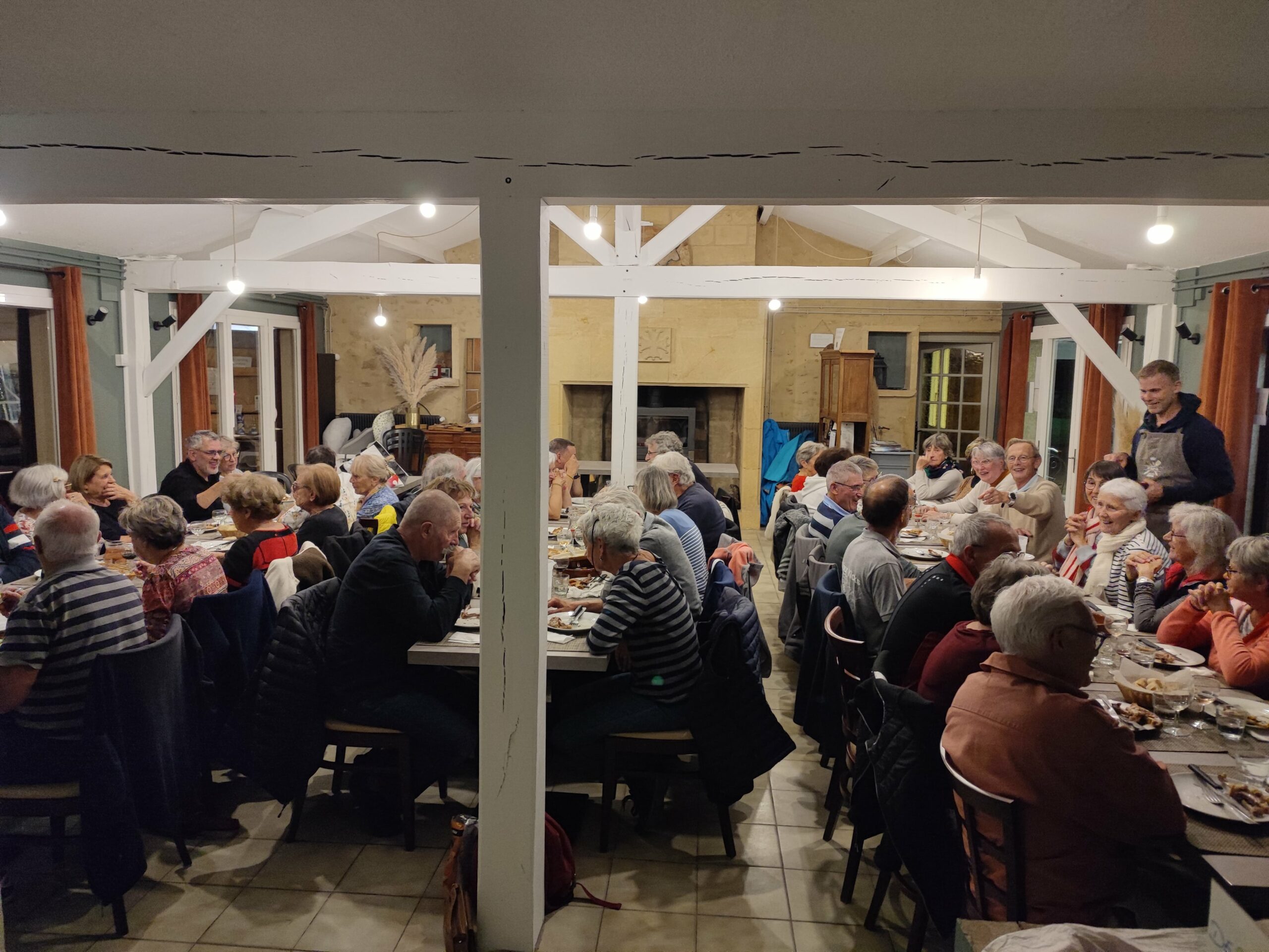 repas dans la salle commune